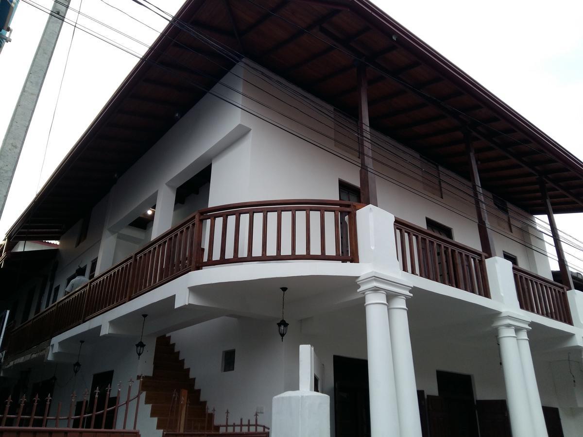 Lighthouse Guest Hotel กอลล์ ภายนอก รูปภาพ